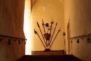 Les châteaux en pays salonais, des pierres et du vin